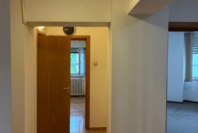 Apartament cu 3 camere în Unirii