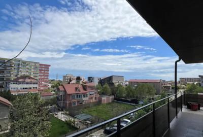 Apartament cu 3 camere semidecomandat în Energia