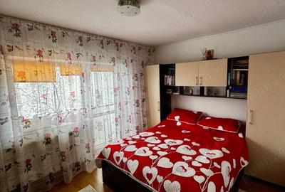 Apartament cu 3 camere decomandat în Progresul - 5