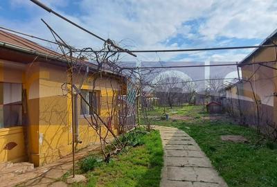 Casă individuală cu 5 camere cu Canalizare în Central - 2