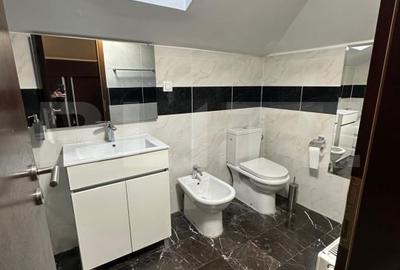 Casă individuală cu 8 camere cu Canalizare în Central - 16