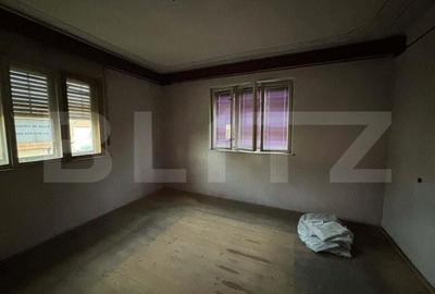 Casa cu anexe si gradina. - 3