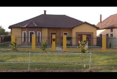 Proprietar persoana fizica vand casa Noua 155.000 - 2