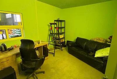 Spațiu comercial, de 280 mp, în Central - 4