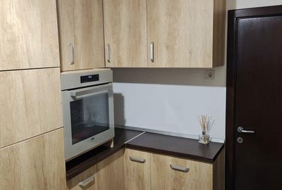 Apartament cu 2 camere decomandat în Tractorul - 4