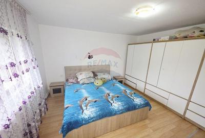 Casa / Vila cu 4 camere de vanzare Tarcau - 2