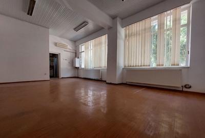 Spațiu comercial, în Central - 3