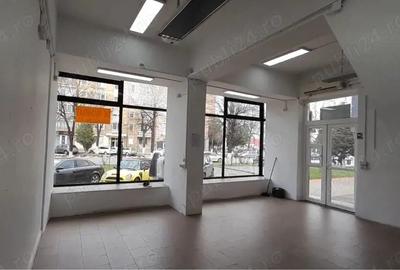 Spațiu comercial, de 80 mp, în Central - 3
