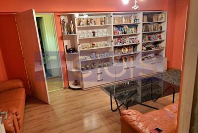 Apartament cu 3 camere, mobilat în Vitan