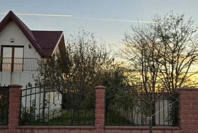 Casă cu 5 camere cu Teren 780 Mp în Frumușani - 11