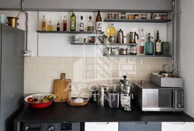 Apartament cu 3 camere semidecomandat în Ultracentral