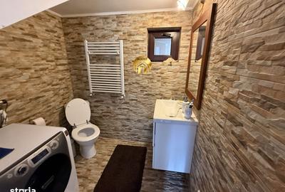 Casă cu 4 camere în Central - 2