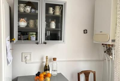 Apartament cu 3 camere semidecomandat în 9 Mai - 7