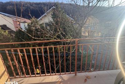 Casă cu 4 camere cu Teren 100 Mp în Florești - 2