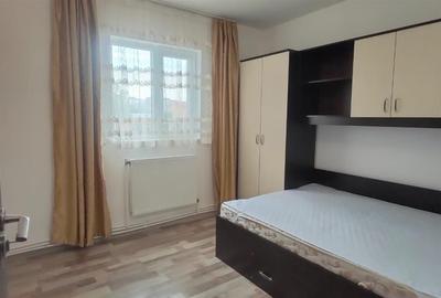 Apartament cu 3 camere semidecomandat în Podu Roș - 18