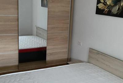 Apartament cu 3 camere semidecomandat în Central - 1