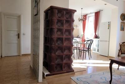 Apartament cu 3 camere semidecomandat în Central - 3