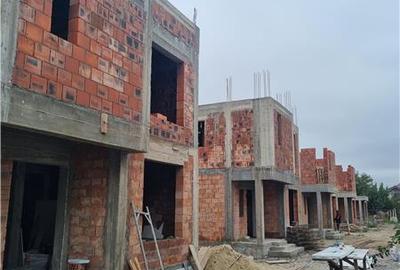 Casă individuală cu 5 camere cu Canalizare în Central - 5