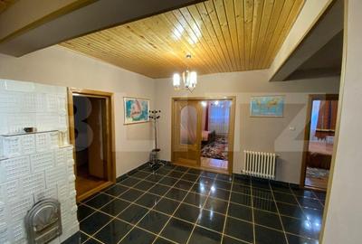 Vila cu potential de transformare in pensiune, 13 camere, Timisul de Sus, Brasov - 4