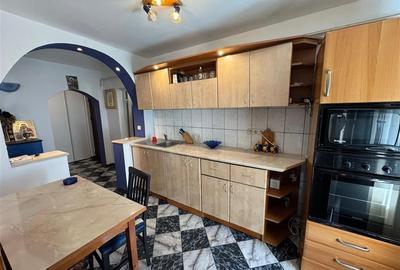 Apartament 2 camere, 54mp, etaj 4 cu acoperis - Central - - 3