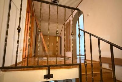 Casă cu 4 camere cu Teren 1000 Mp în Central - 3