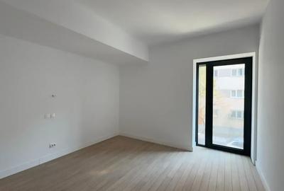 Apartament cu 3 camere semidecomandat în 13 Septembrie - 2