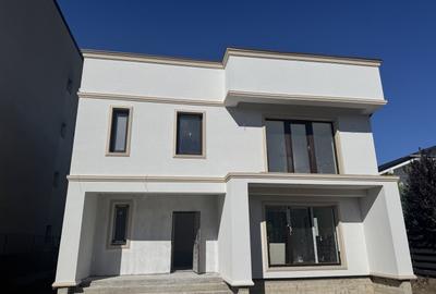 Vila Neoclasica zona CENTRALA Otopeni curte 500m2 - 2