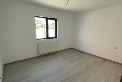 Casa cu teren generos|locatie foarte buna - 2