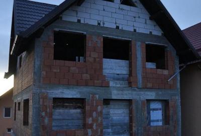 Vila la Rosu in Burdujeni - 2