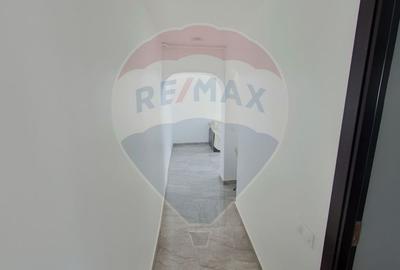 Apartament cu 3 camere de vânzare în zona Est - 17