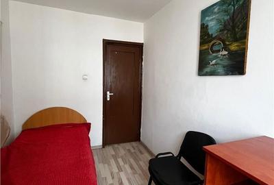 Apartament cu 3 camere semidecomandat în Central - 5