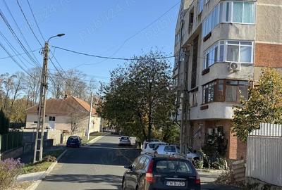 Garsonieră decomandată în Central - 9