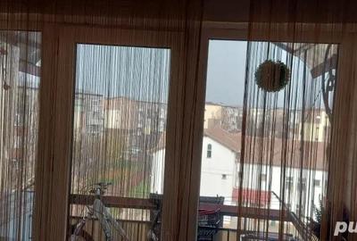 Apartament cu 2 camere decomandat în Micro 4 - 1