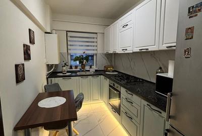 Apartament cu 3 camere decomandat în Galata - 2