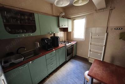 Apartament cu 3 camere semidecomandat în Micro 16 - 1