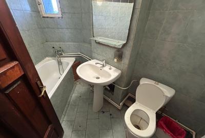 GARA-BCR 3 CAMERE DECOMANDAT 81 MP. 2 BALCOANE, VEDERE PORT, BLOC SOLID AN 1986 - 10