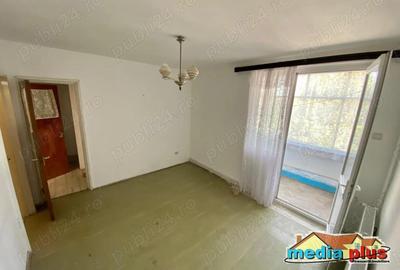 Vanzare apartament 2 camere Micro 16 (Capatul Troleului) - 5