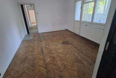 Apartament cu 3 camere semidecomandat în Circumvalațiunii - 9