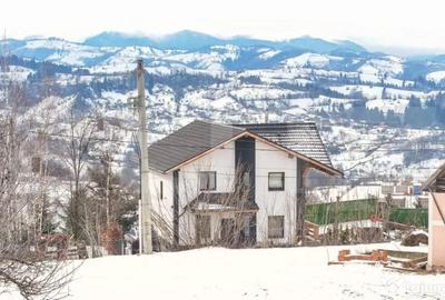 Casă cu 5 camere cu Teren 600 Mp în Bran - 1