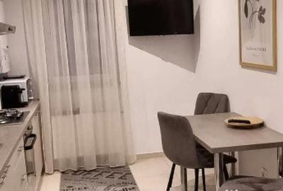 Apartament cu 2 camere semidecomandat în Tractorul - 2