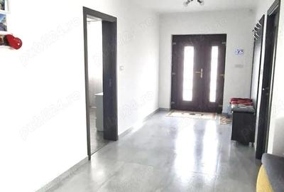 Casă cu Teren 2100 Mp în Central - 1