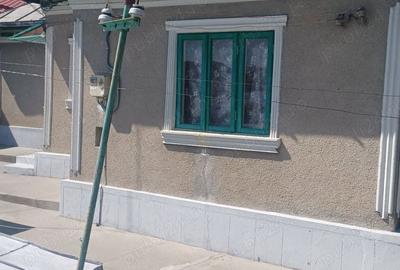 Casă cu 4 camere cu Teren 280 Mp în Central - 2