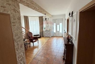 Casă cu 5 camere cu Teren 999 Mp în Bărăbanț - 11