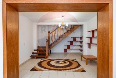Casa 5 camere + spatiu comercial  zona centrala - 7