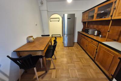 2 camere decomandat,et.4, Piata Victoriei, vis-a-vis America House - 9