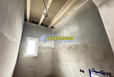 Casă individuală cu 4 camere cu Canalizare în Cetate - 18