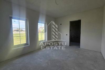 Jumatate de duplex pe parter cu 4 camere si 2 bai, Sag - 6