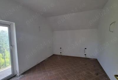 Casă cu 6 camere în Central - 2