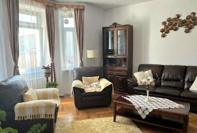 Casă cu 4 camere cu Canalizare în Centrul Civic