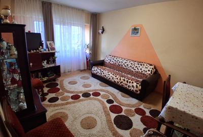 PACURARI OMV 3 CAMERE DECOMANDAT ET.3  70 MP BLOC 1985     COD 160597 - 1